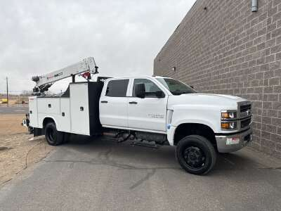 Chevy 5500 Service Truck With Crane