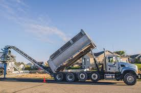 Dump Truck With Conveyor Belt