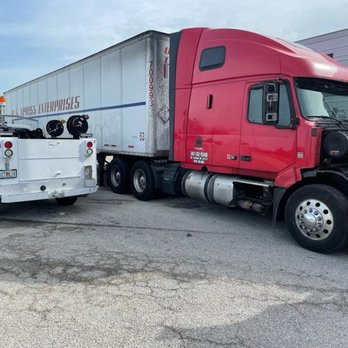 Fast Service Truck And Trailer Repair