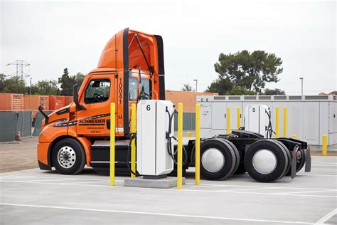 Does Schneider Trucking Hire Felons