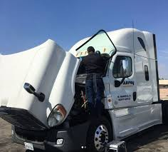 Windshield Replacement For Semi Trucks: Costs & Guide